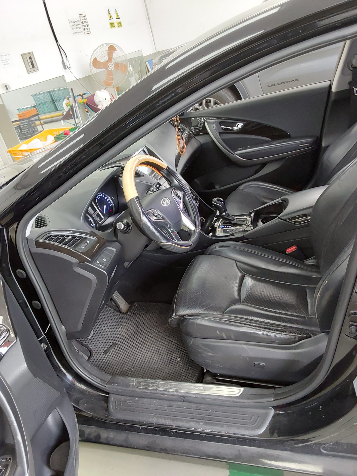 2011 - hyundai grandeur