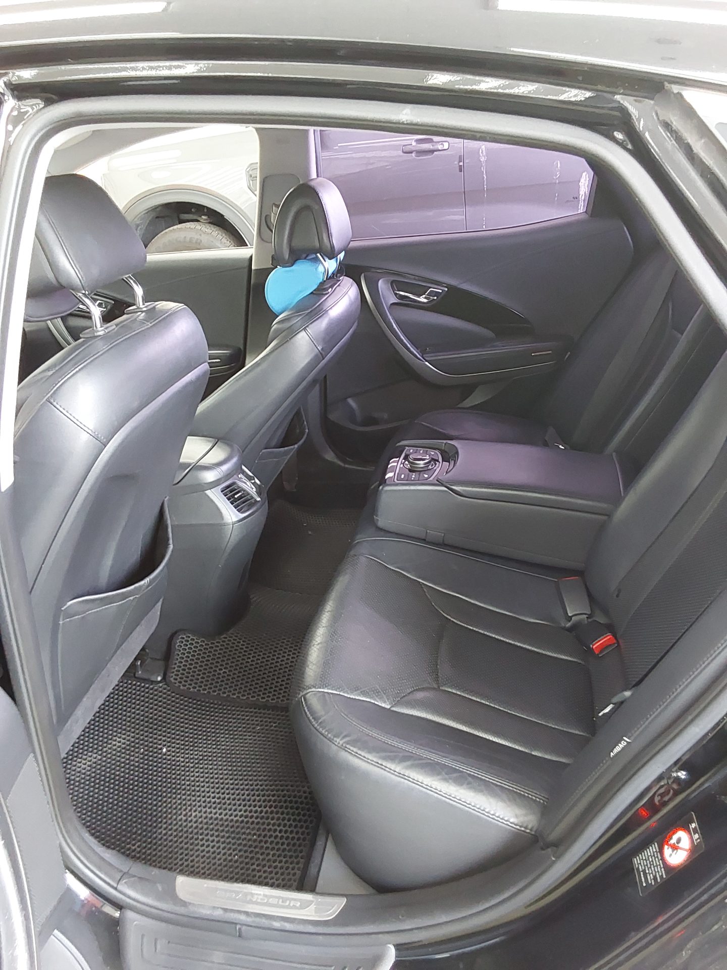2011 - hyundai grandeur