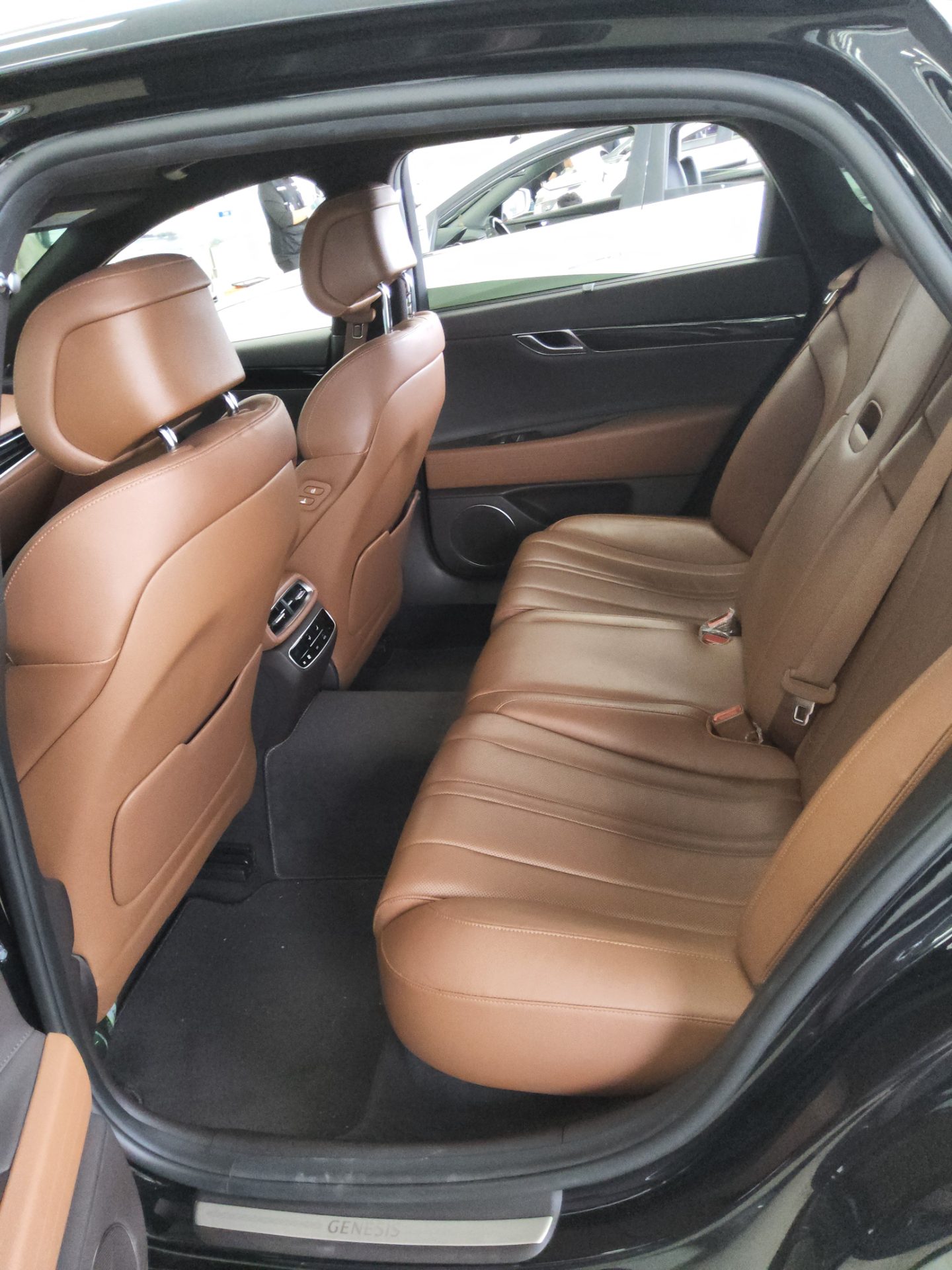 2021 - genesis g80