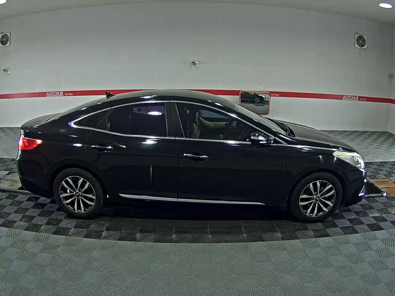 2011 - hyundai grandeur