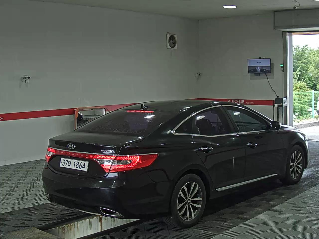 2011 - hyundai grandeur