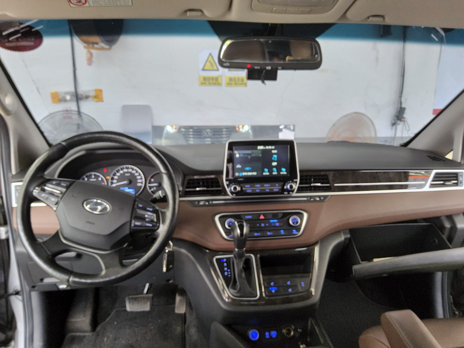 2019 - hyundai grand starex