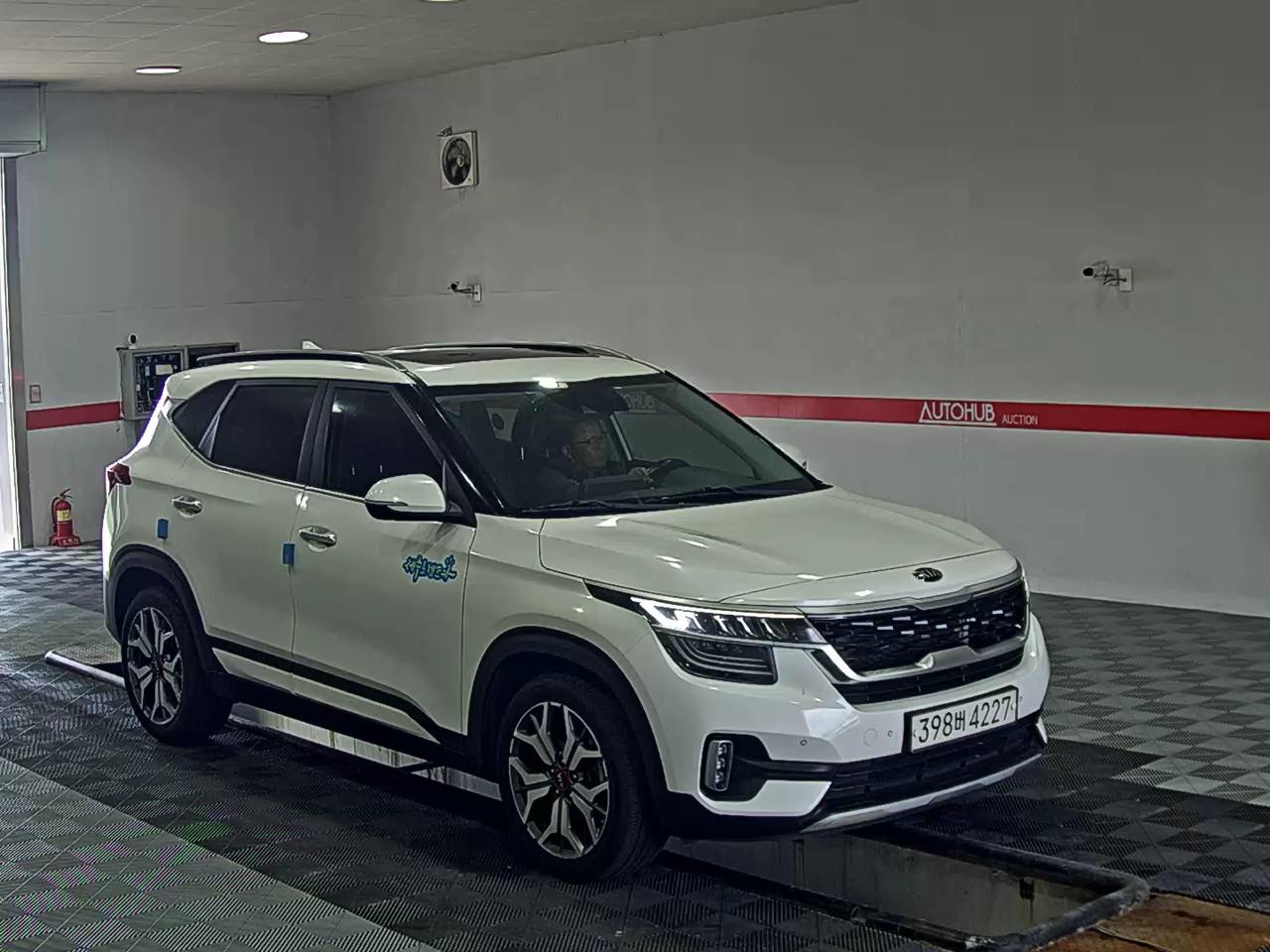 2021 - kia seltos