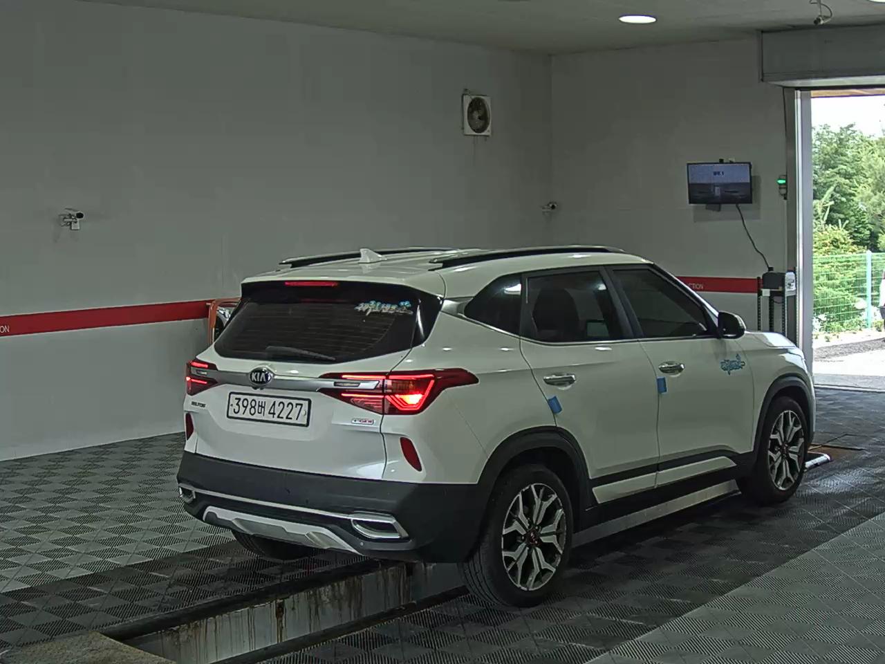 2021 - kia seltos