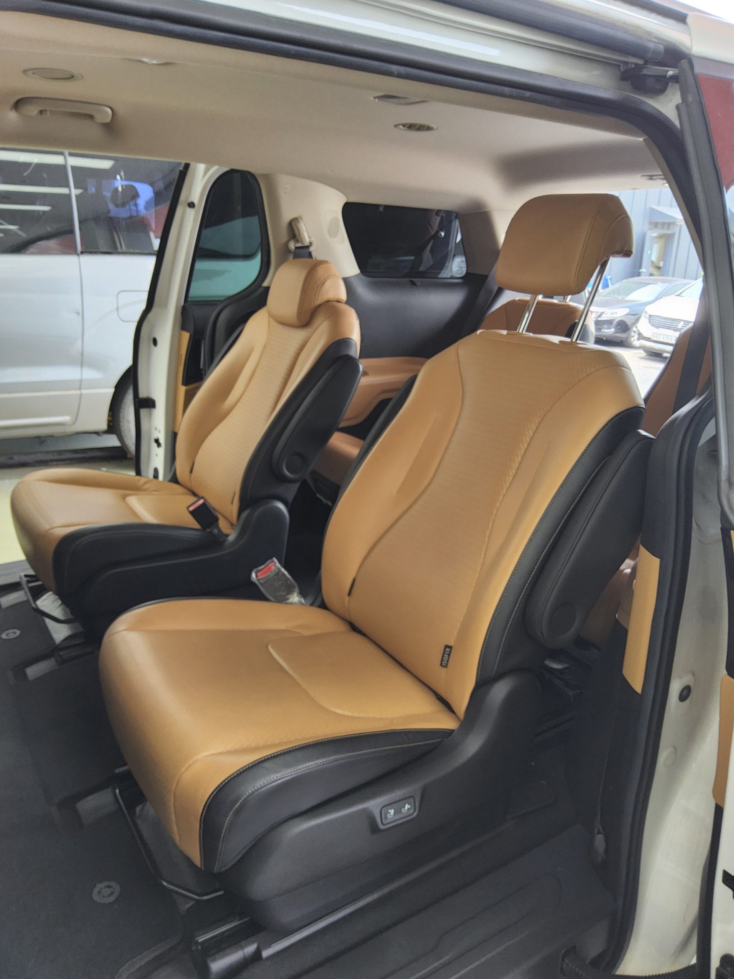 2021 - kia carnival