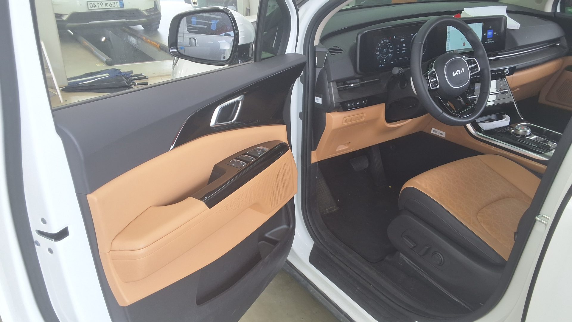 2023 - kia carnival