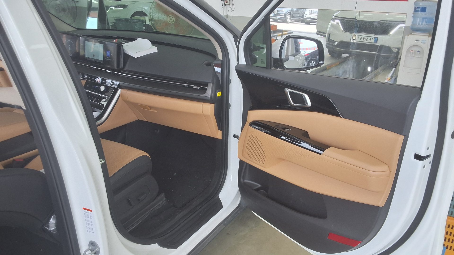 2023 - kia carnival