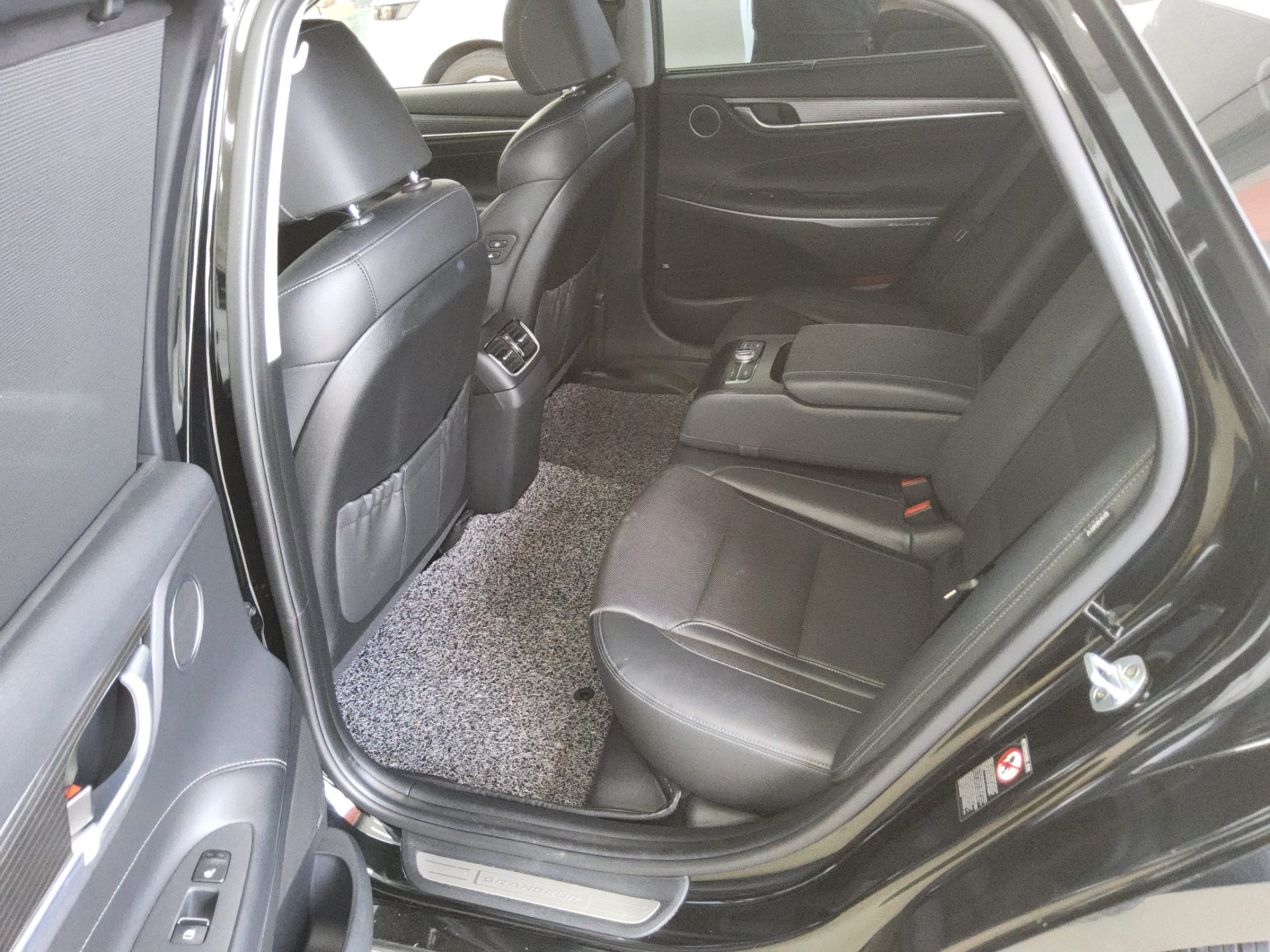 2018 - hyundai grandeur