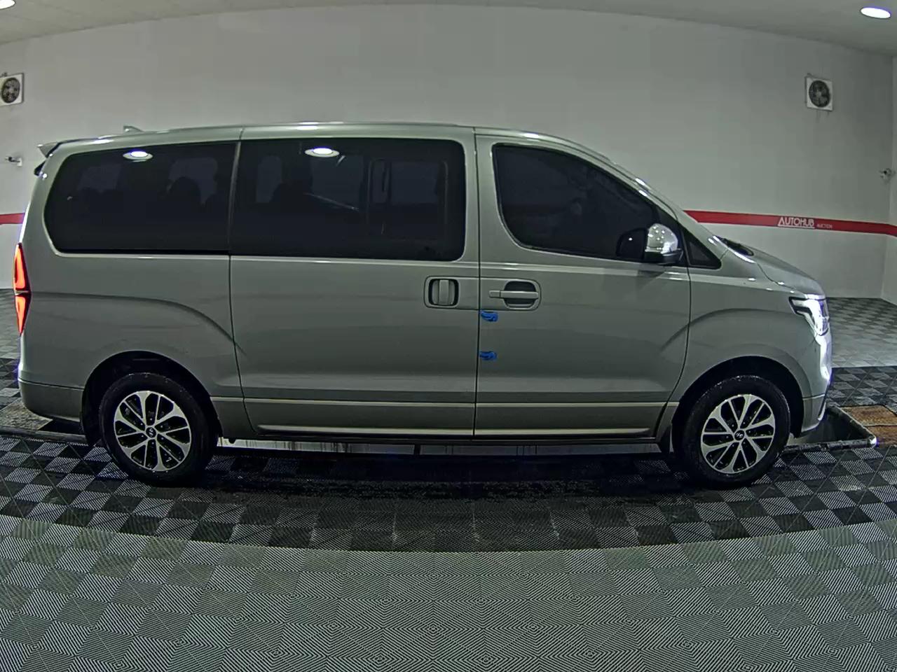 2019 - hyundai grand starex