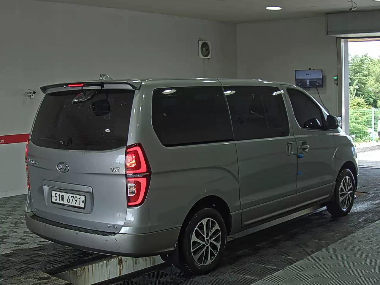 2019 - hyundai grand starex