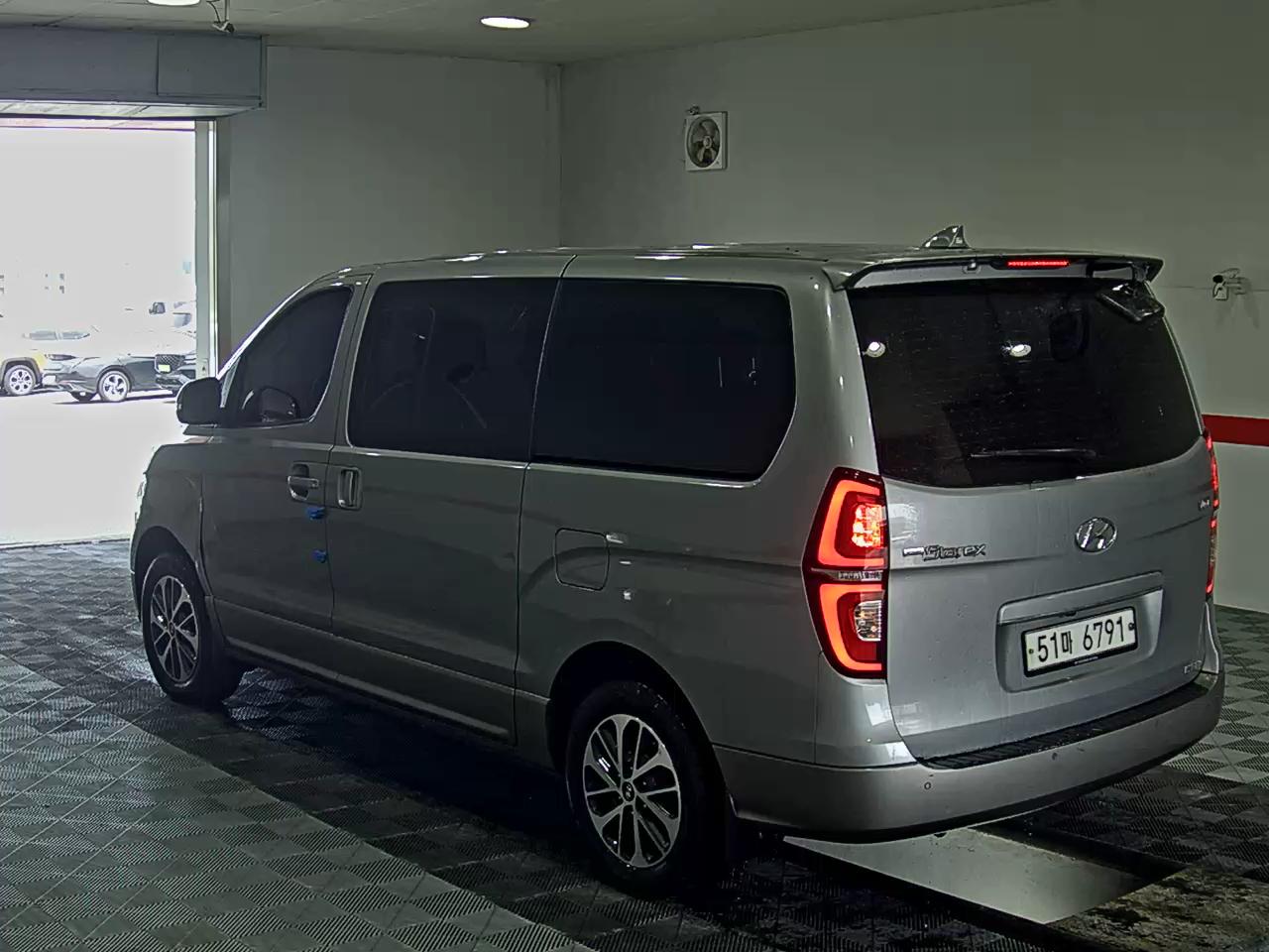 2019 - hyundai grand starex