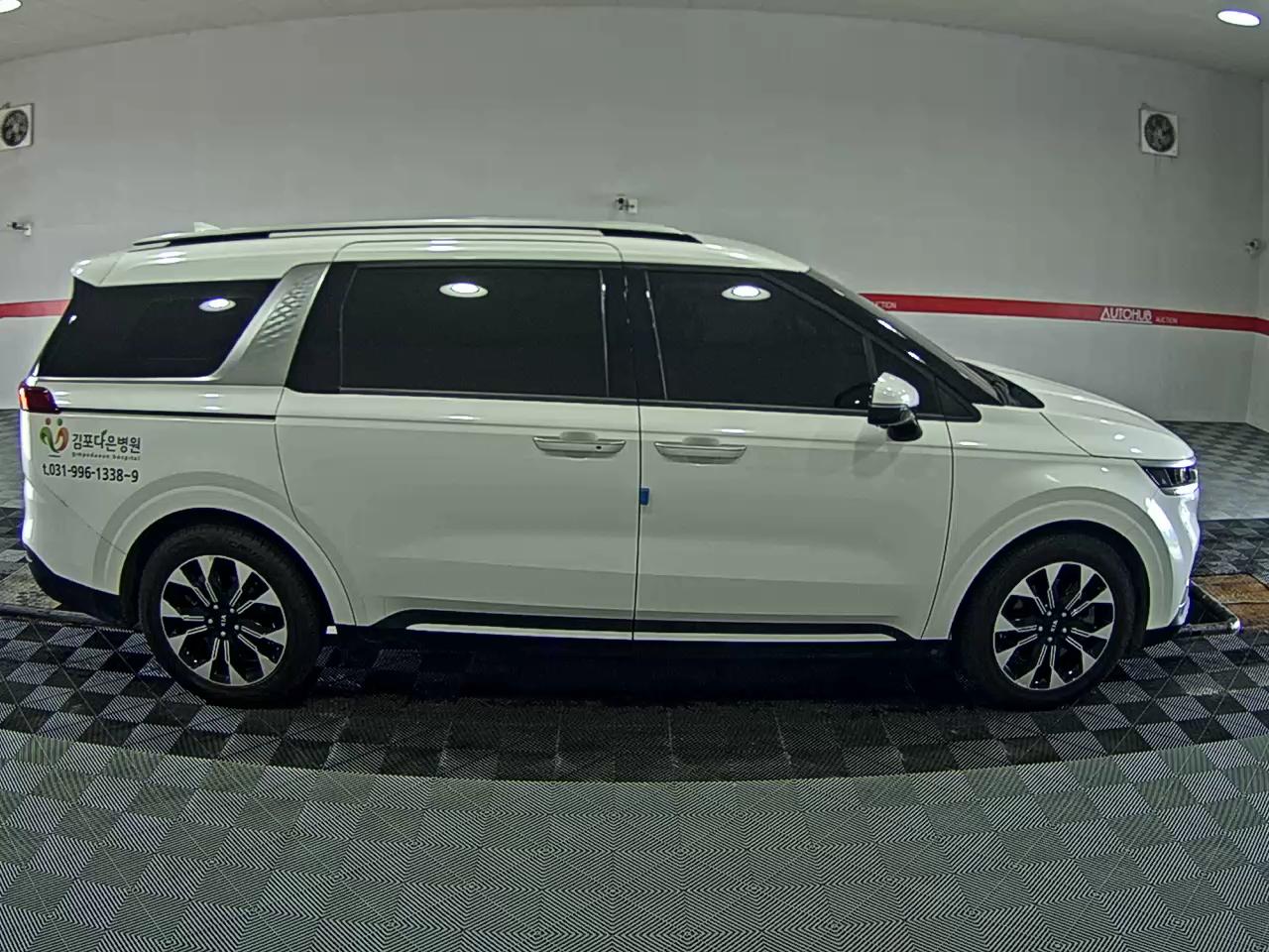 2021 - kia carnival