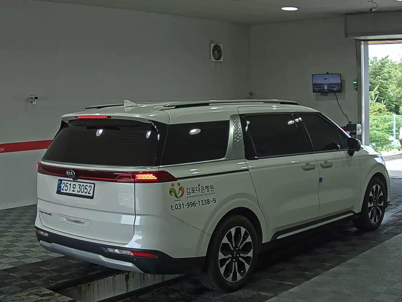 2021 - kia carnival