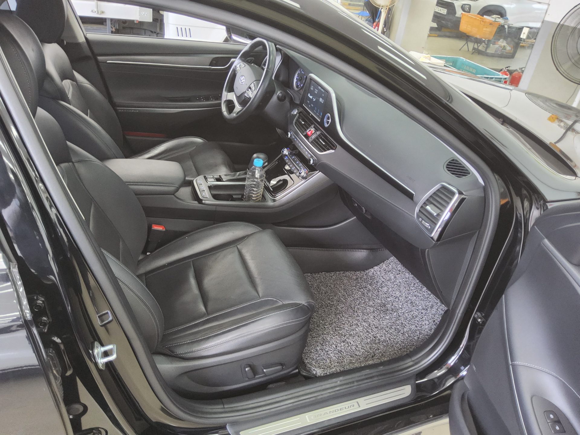 2018 - hyundai grandeur