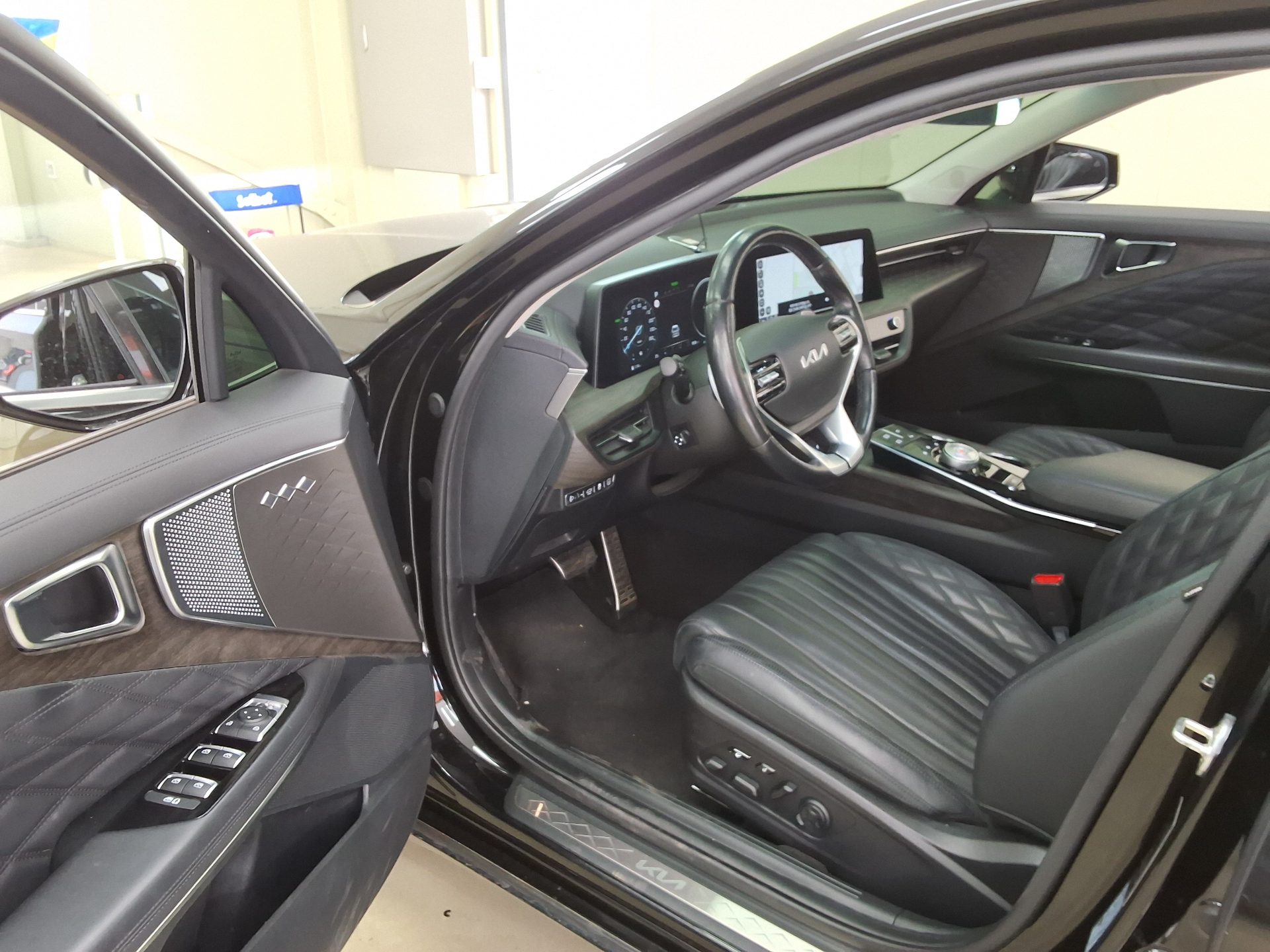 2023 - kia k8