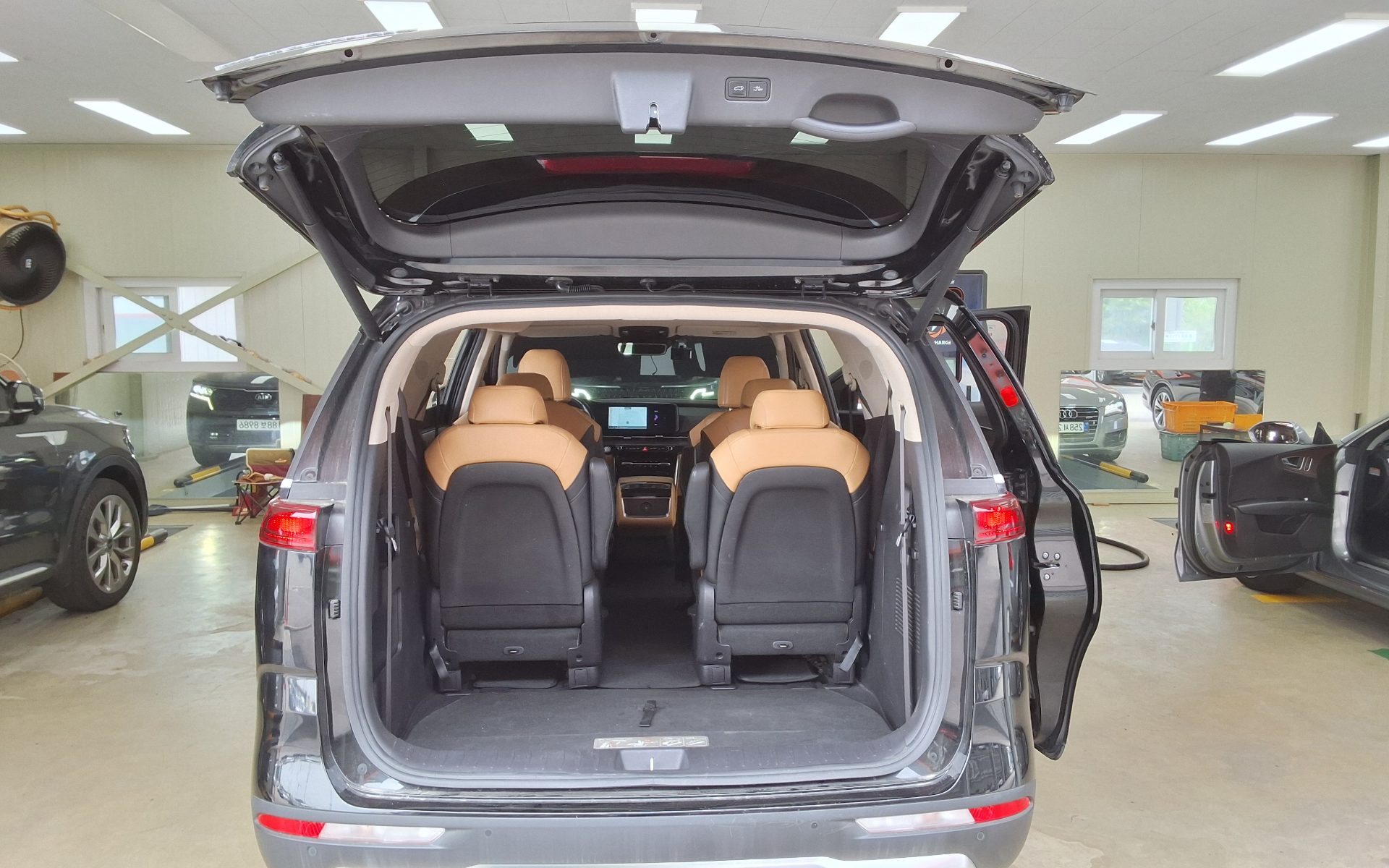 2021 - kia carnival