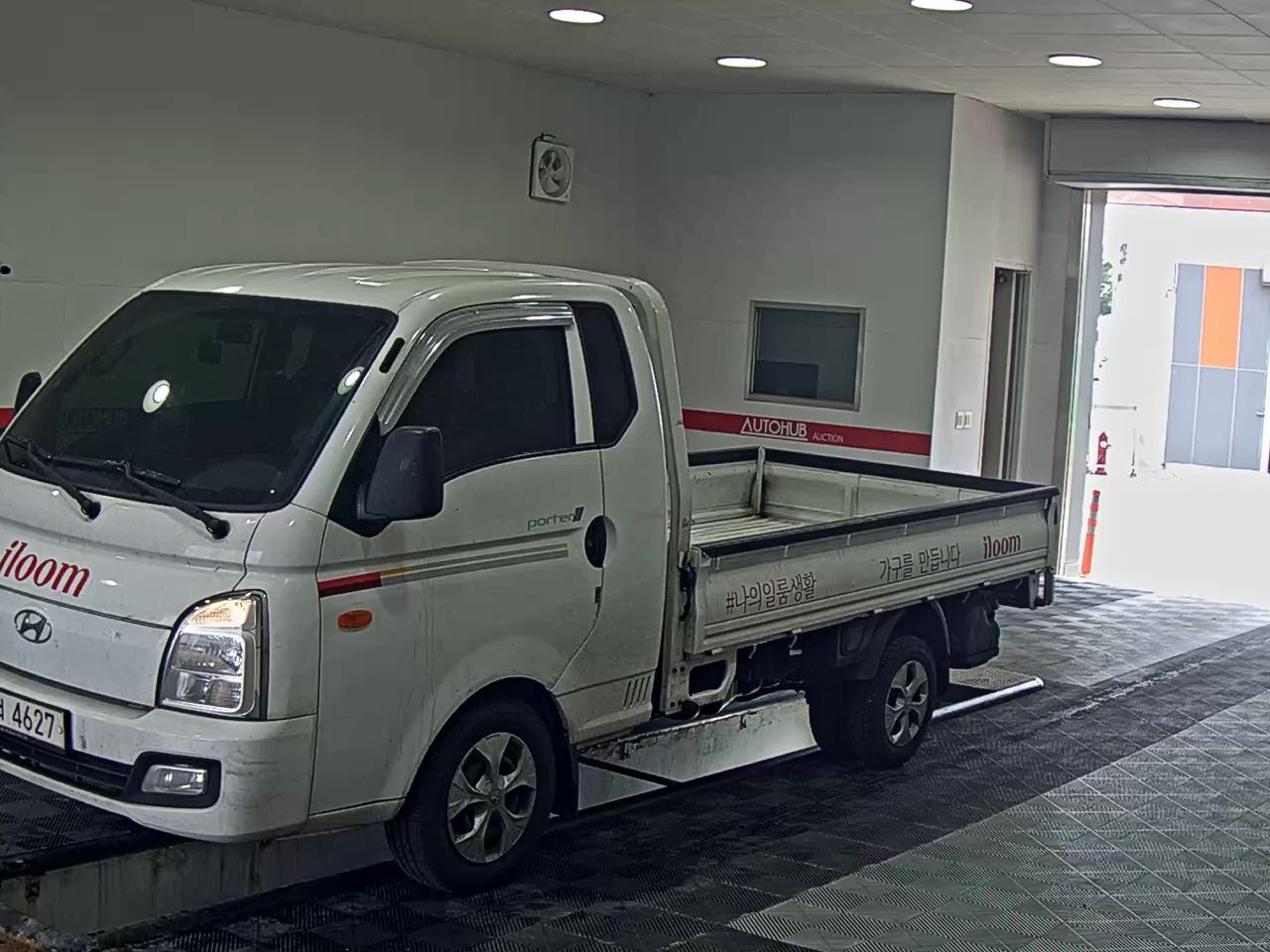 HYUNDAI PORTER II SUPER CAB EXTRA WHEELBASE