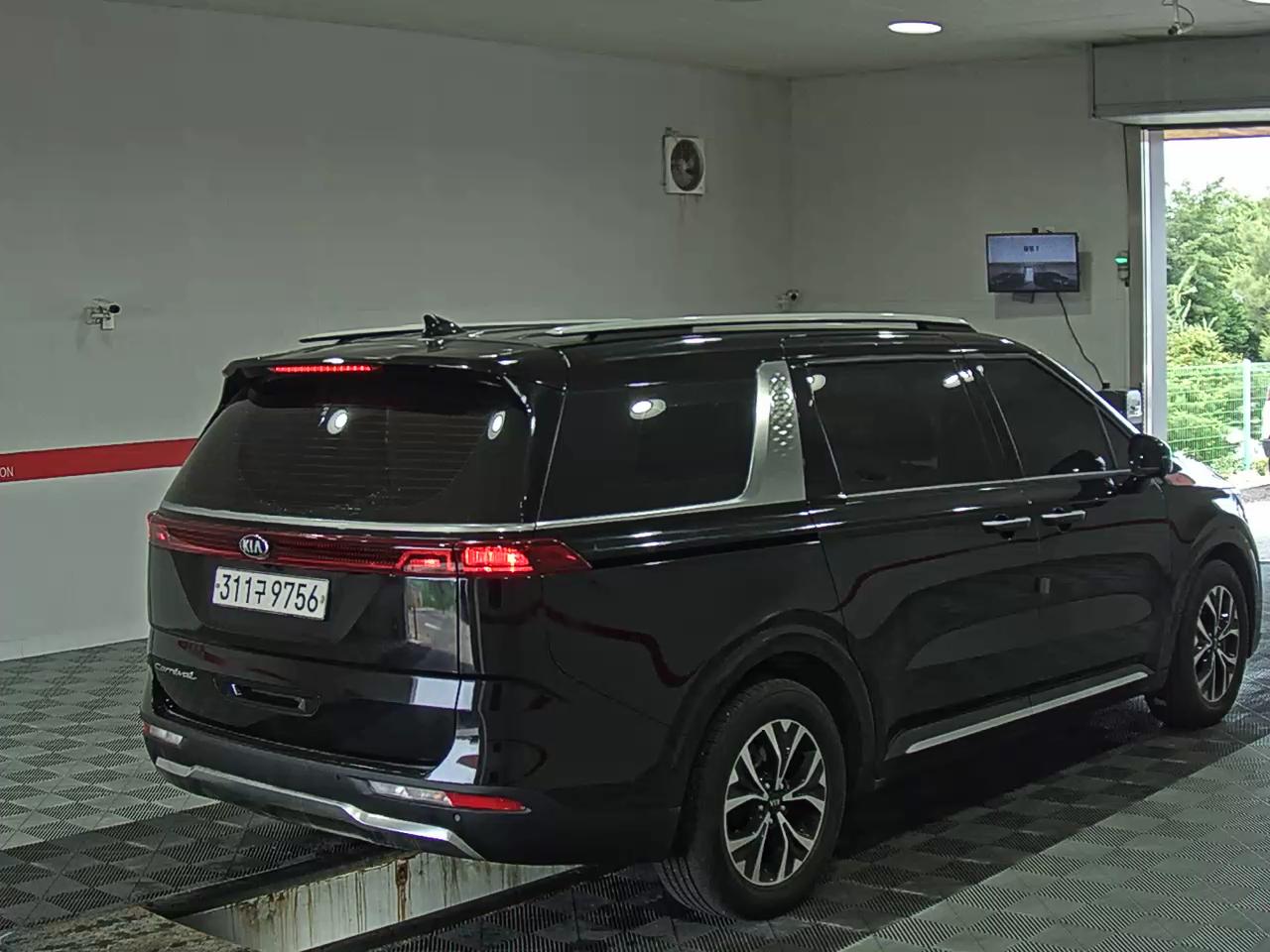 2021 - kia carnival