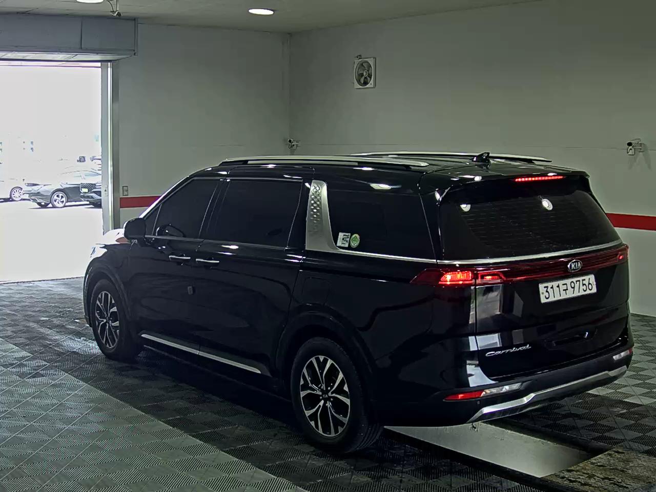 2021 - kia carnival