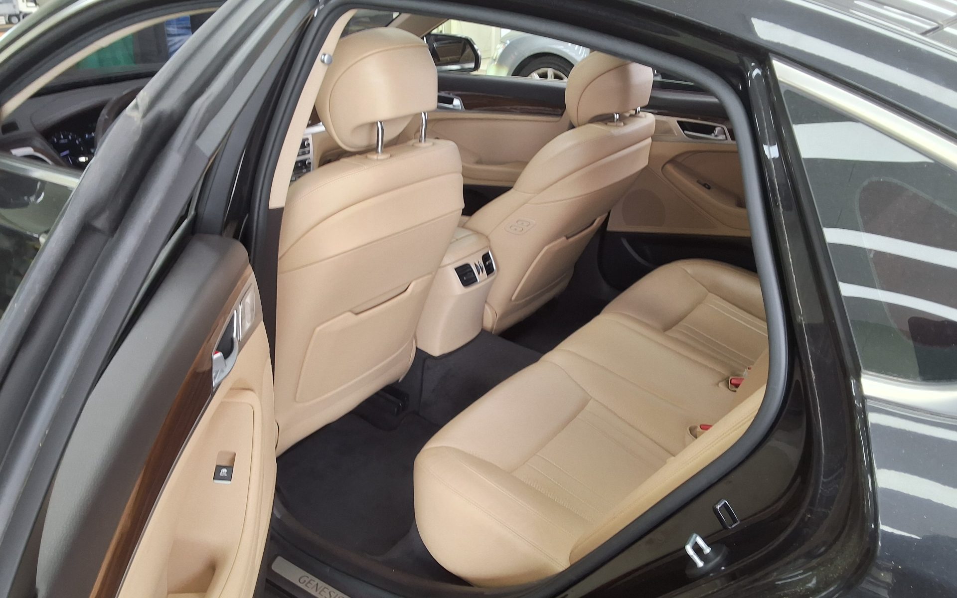 2018 - genesis g80