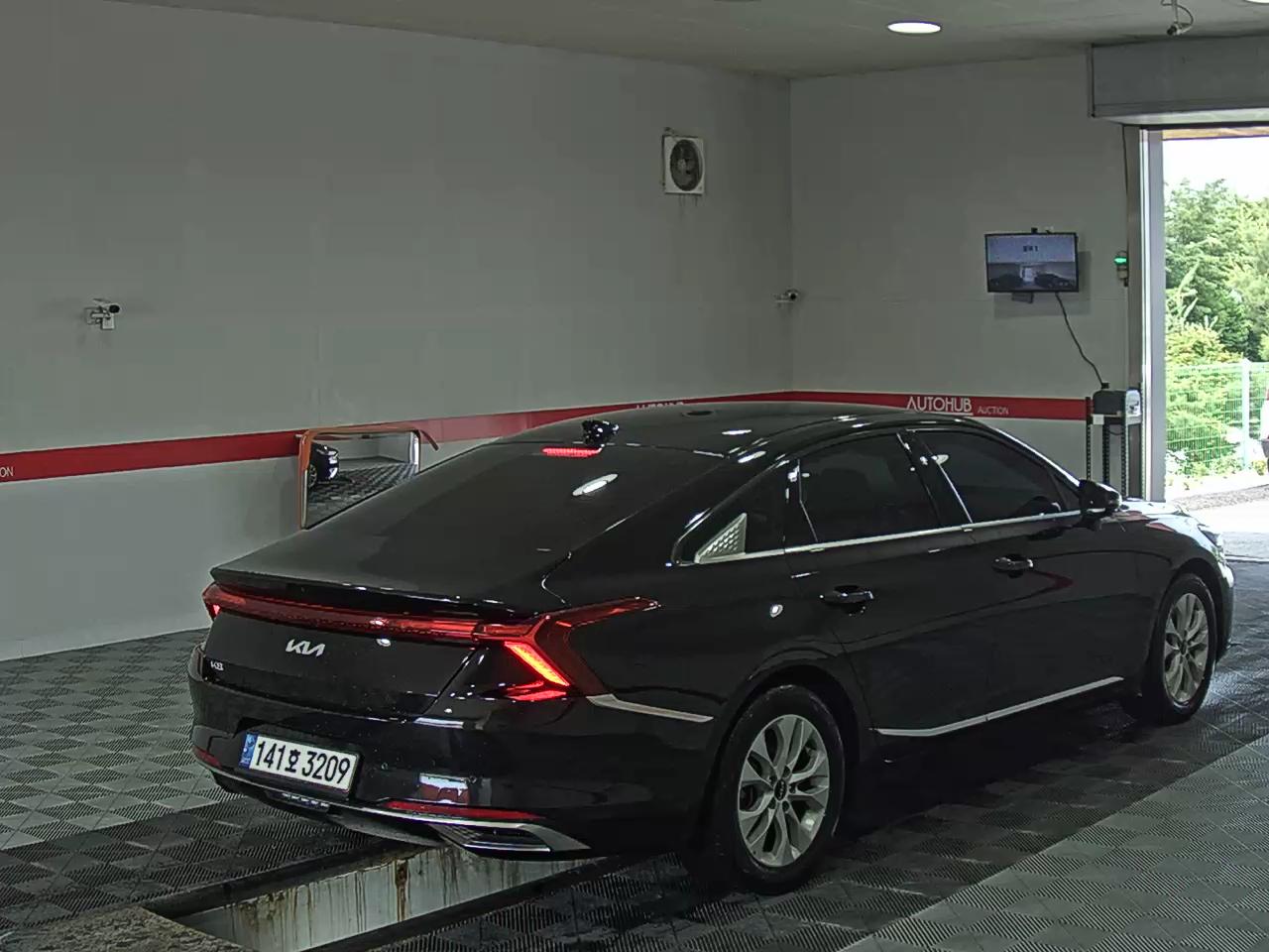 2022 - kia k8