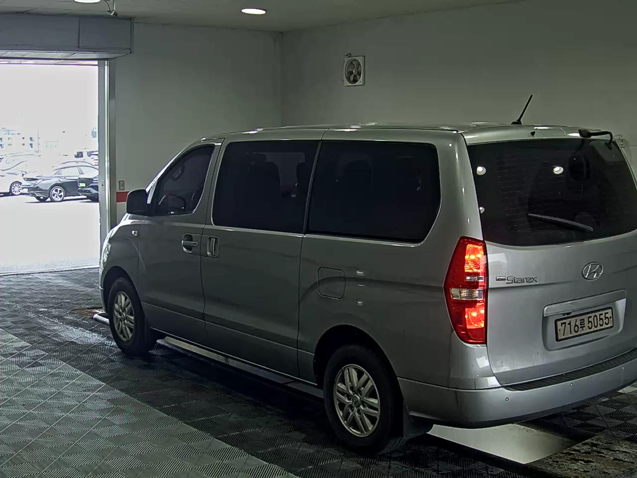 2017 - hyundai grand starex