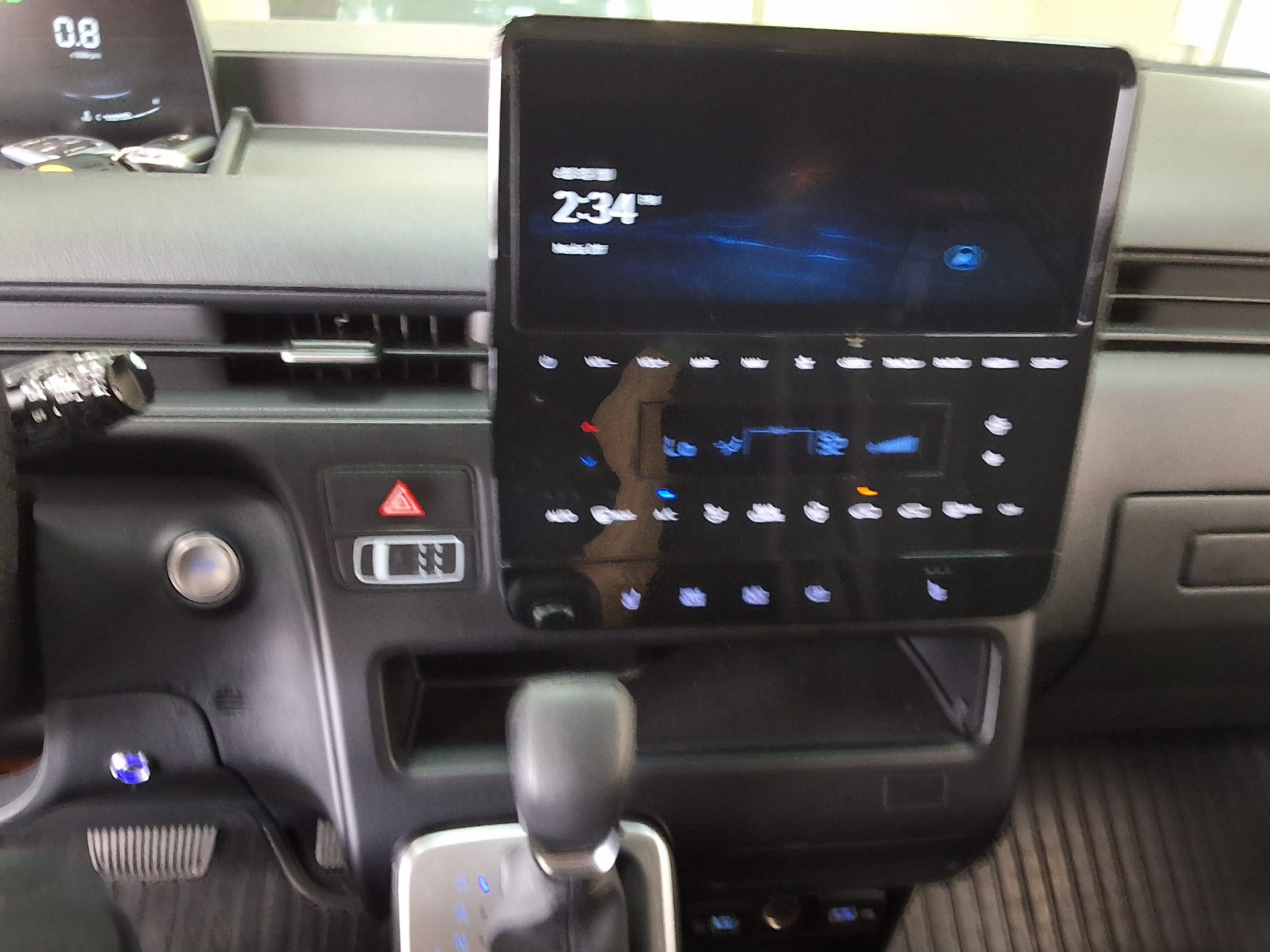 2023 - hyundai staria