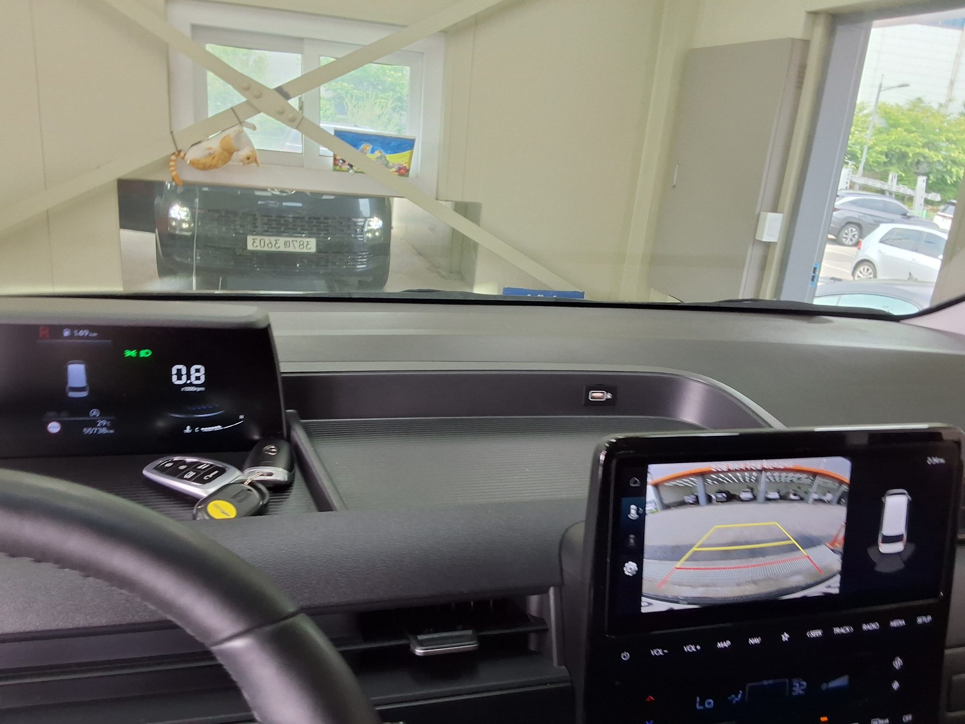 2023 - hyundai staria