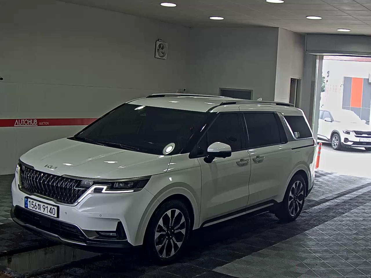 KIA CARNIVAL (KA4)
