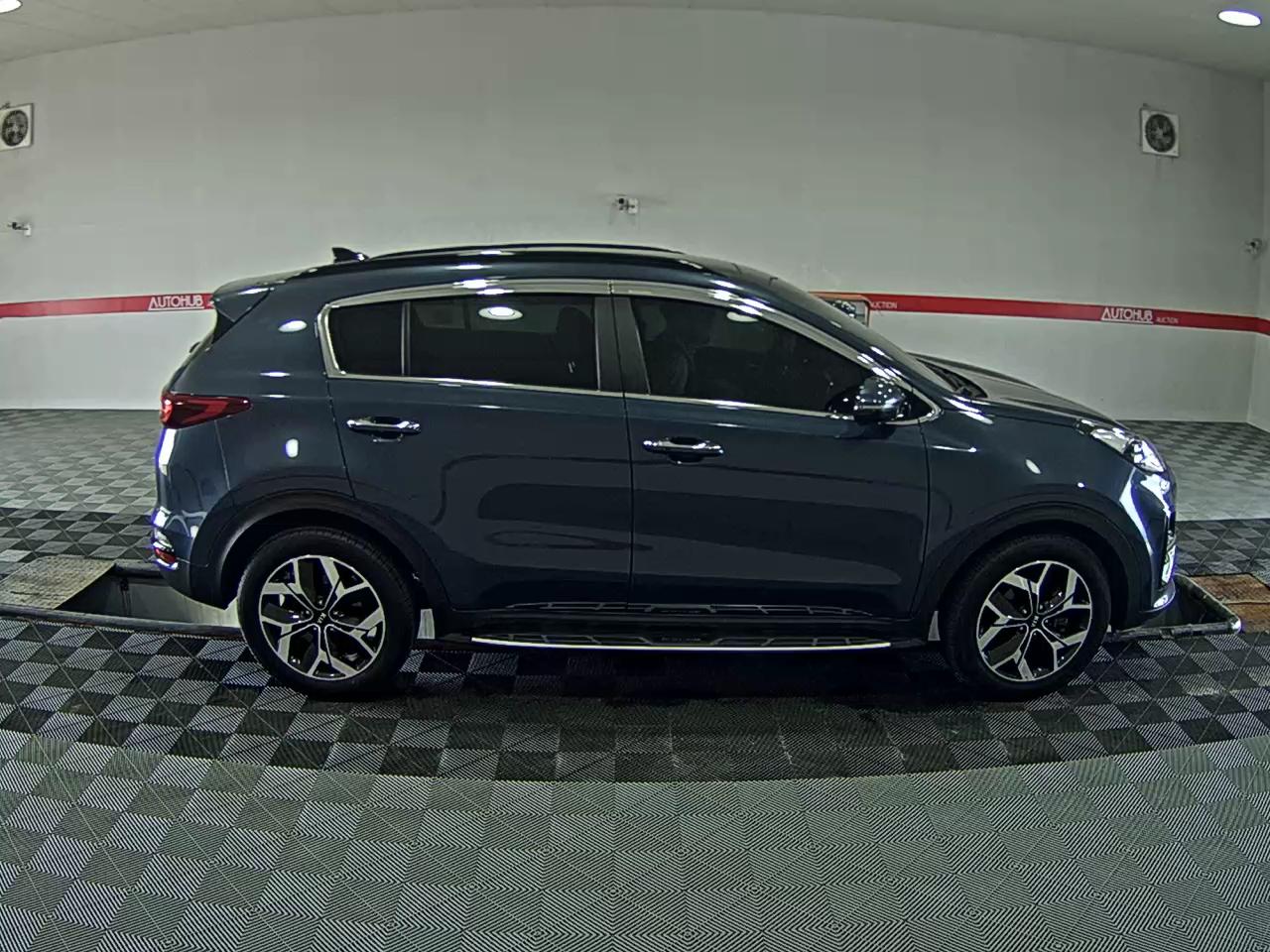 2022 - kia sportage