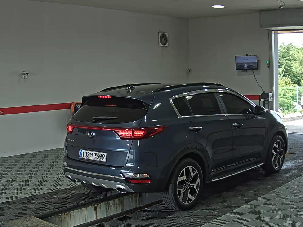 2022 - kia sportage
