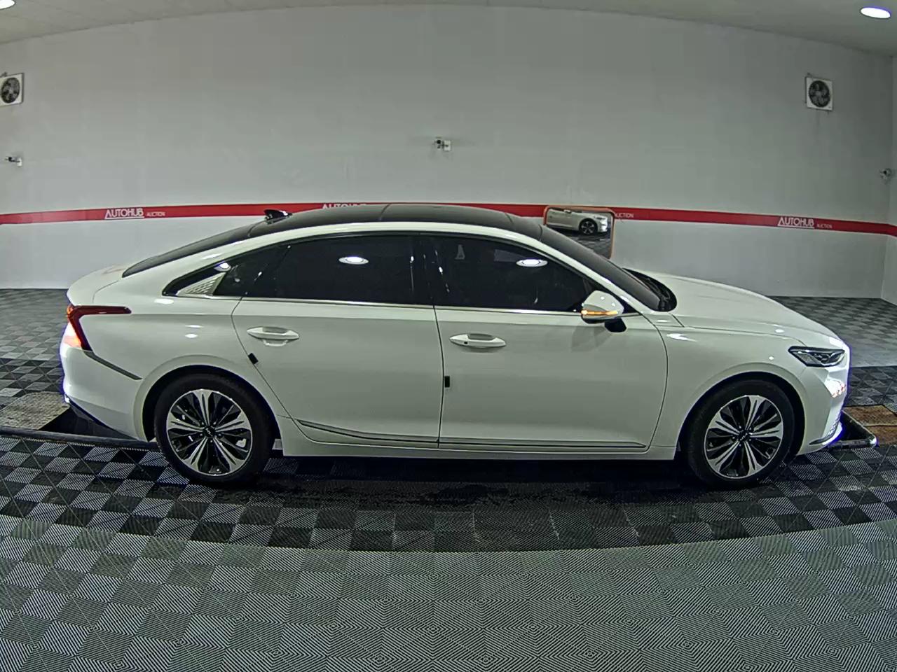 2022 - kia k8