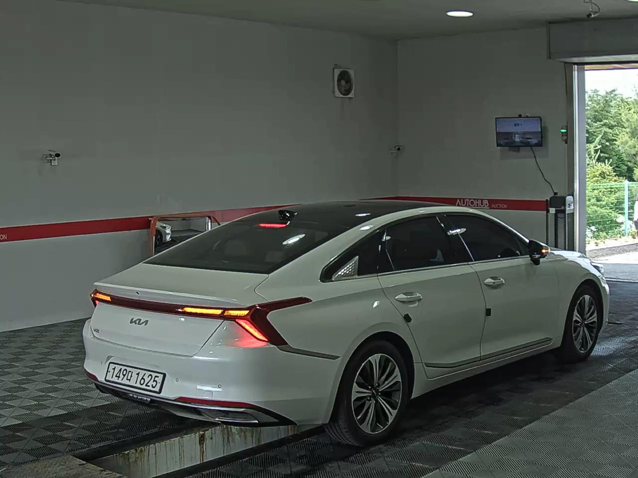 2022 - kia k8