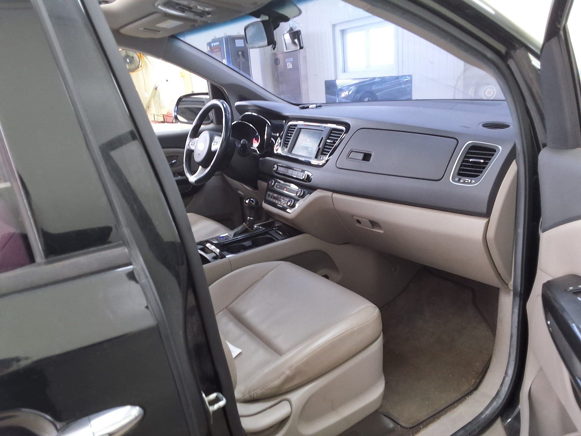 2016 - kia carnival