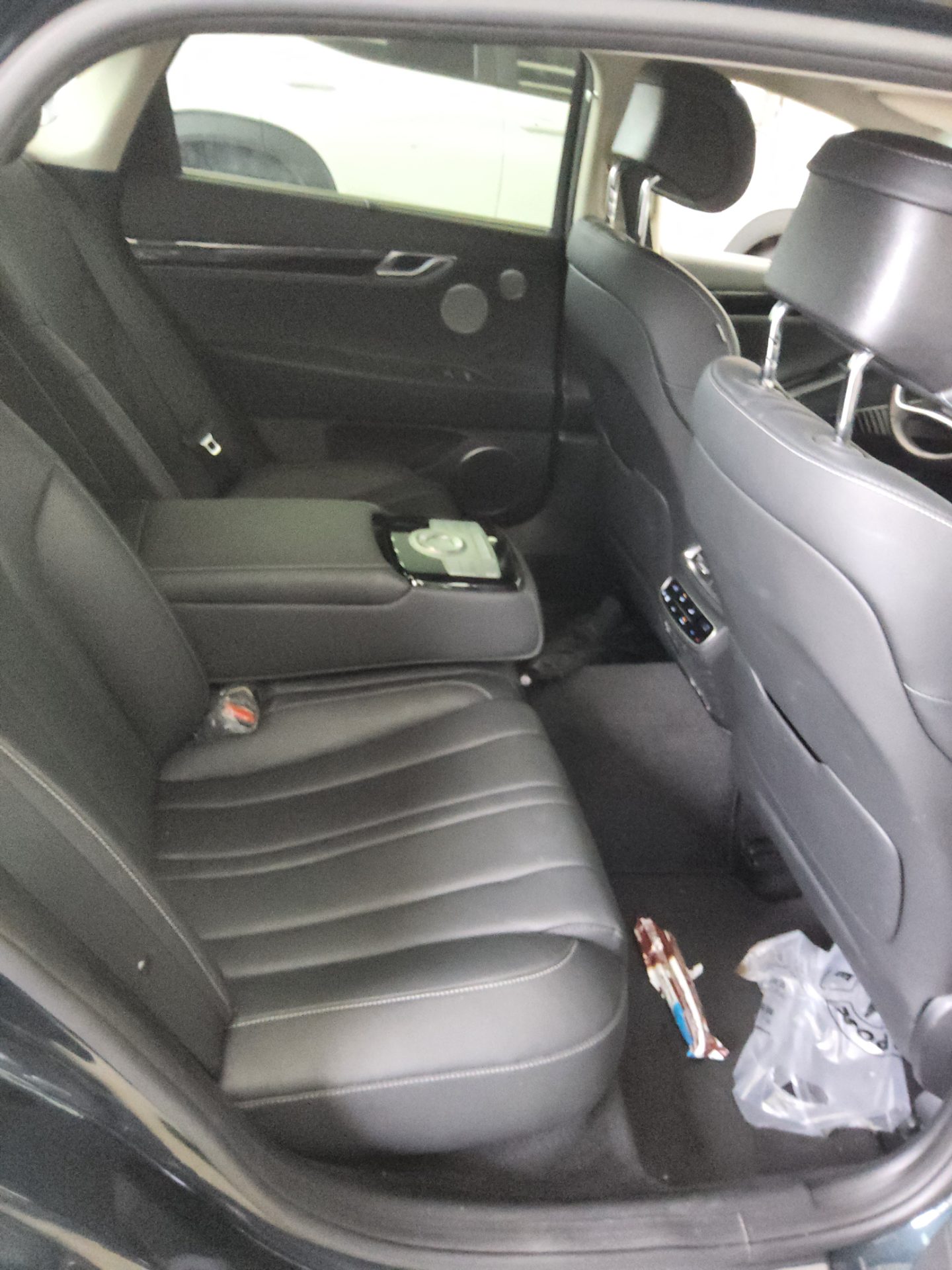 2022 - genesis g80