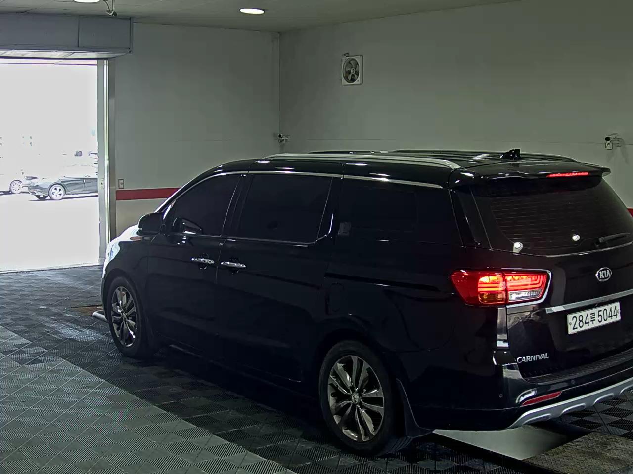 2016 - kia carnival