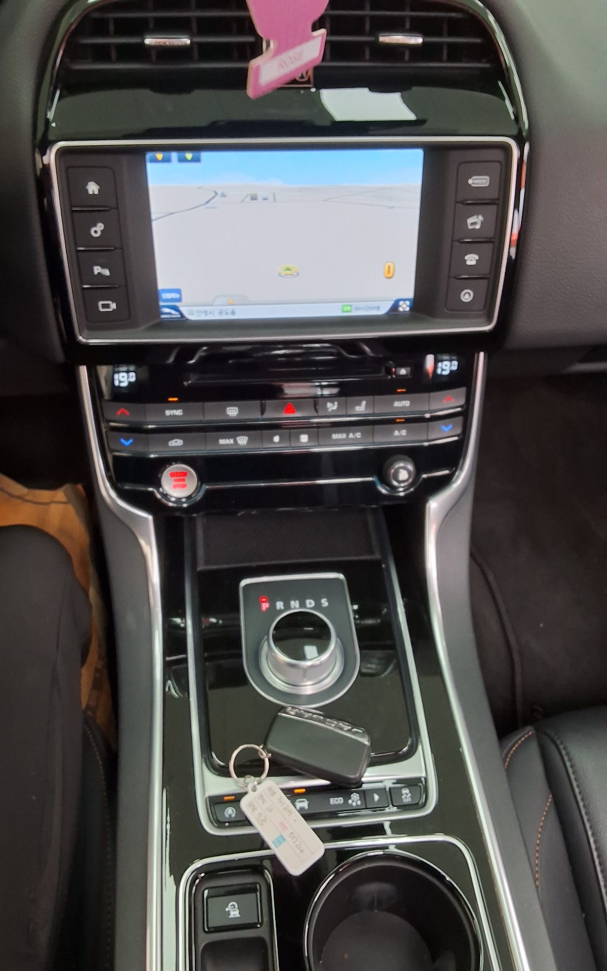 2016 - jaguar xe