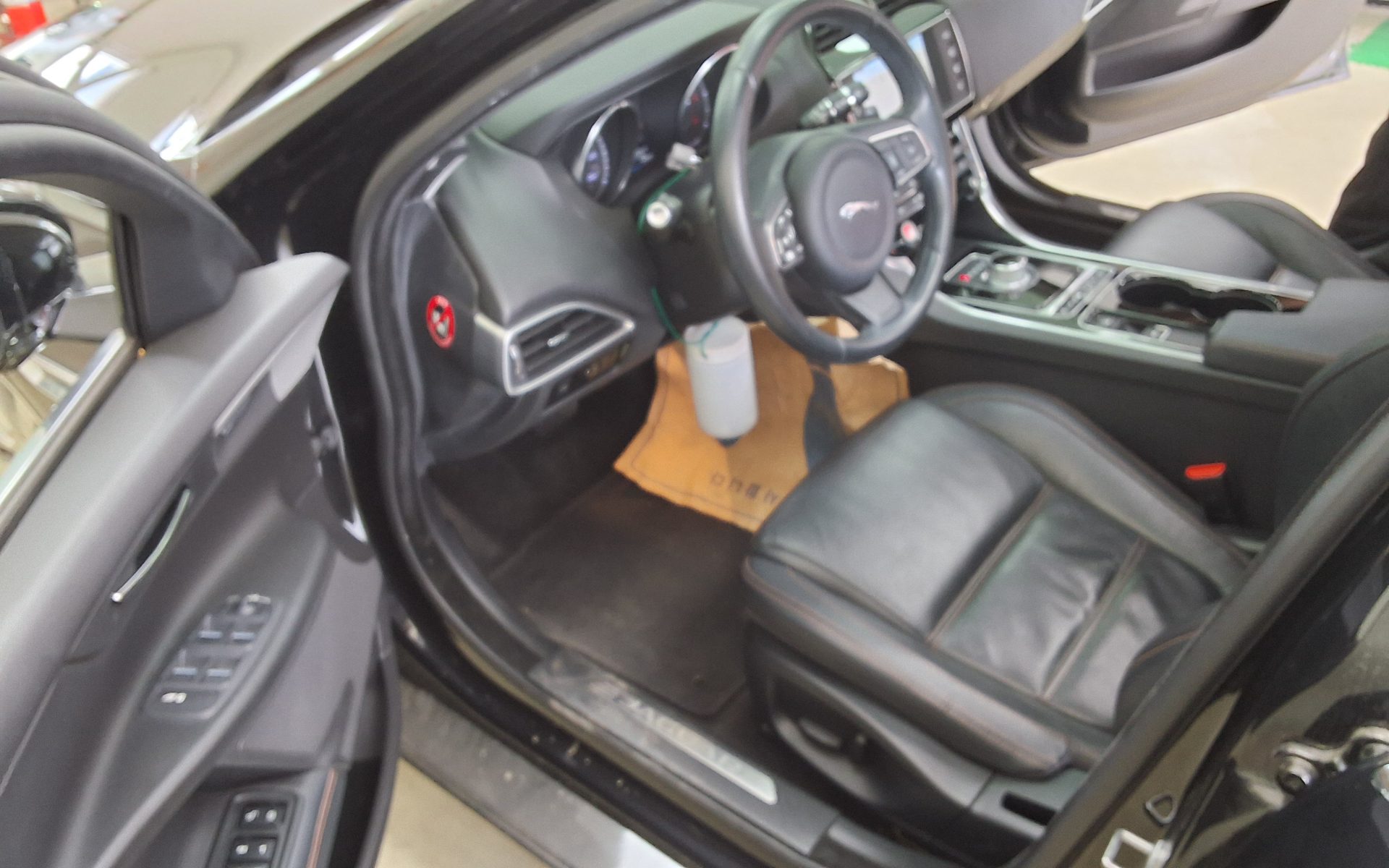 2016 - jaguar xe