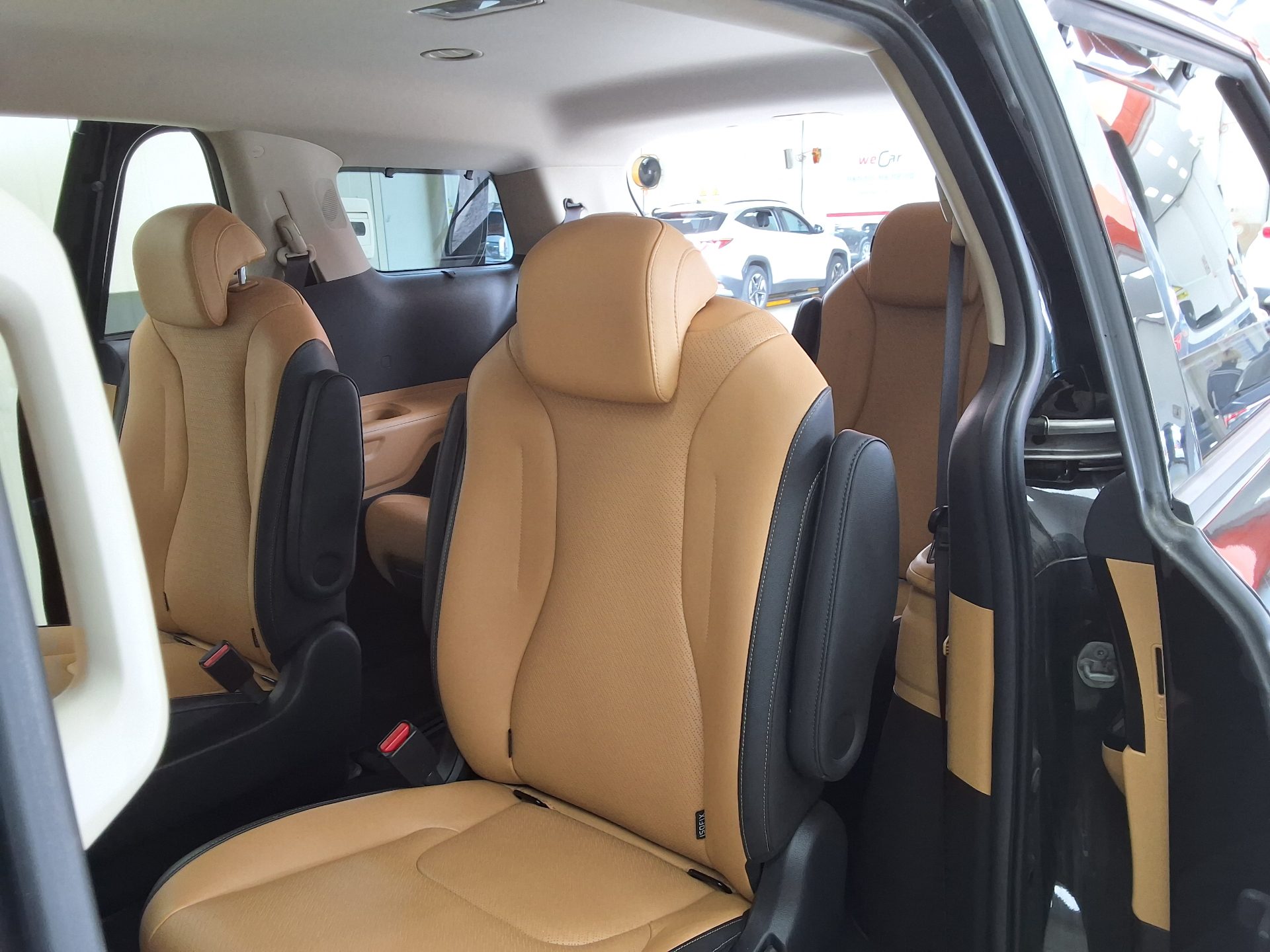 2021 - kia carnival