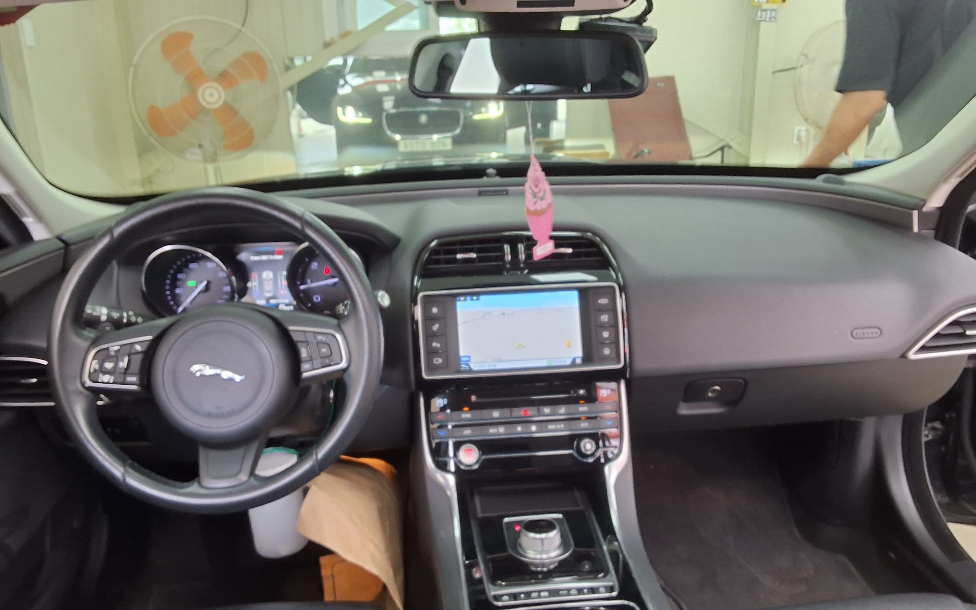 2016 - jaguar xe