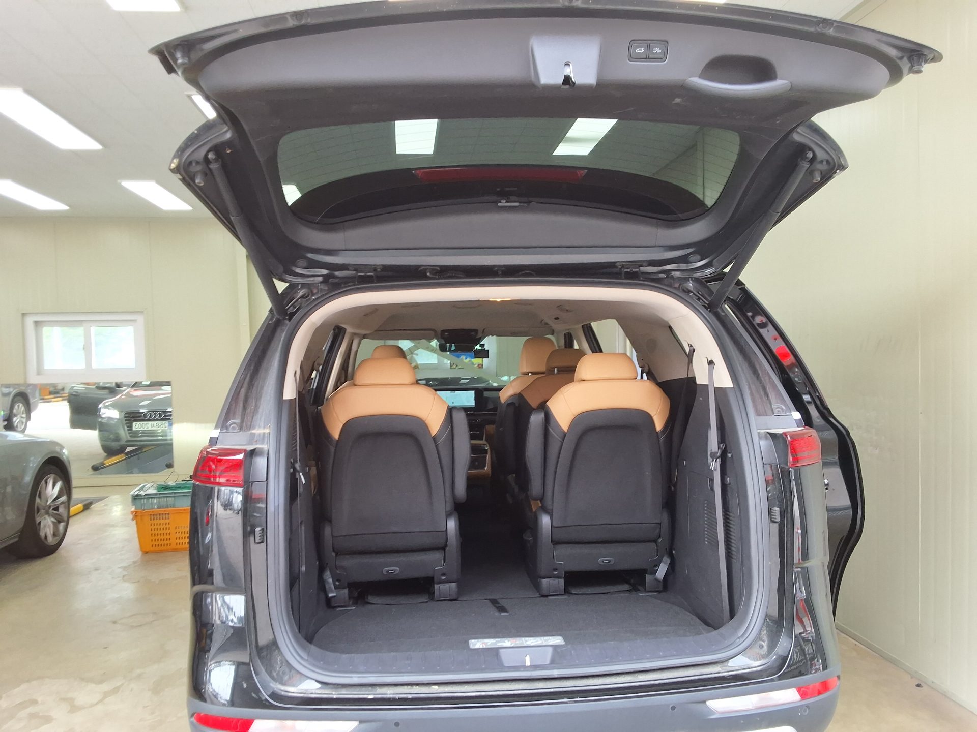 2021 - kia carnival