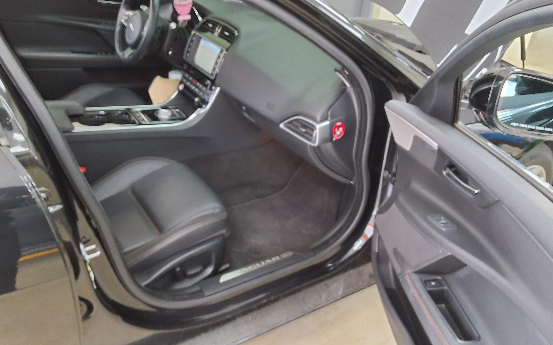 2016 - jaguar xe