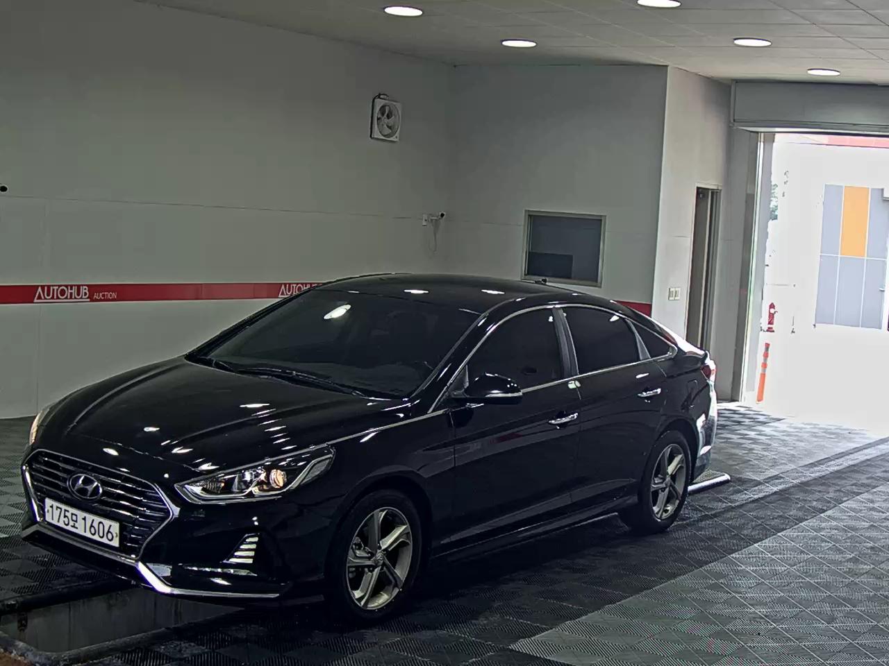 HYUNDAI LF SONATA RISE LPi RENTAL CAR