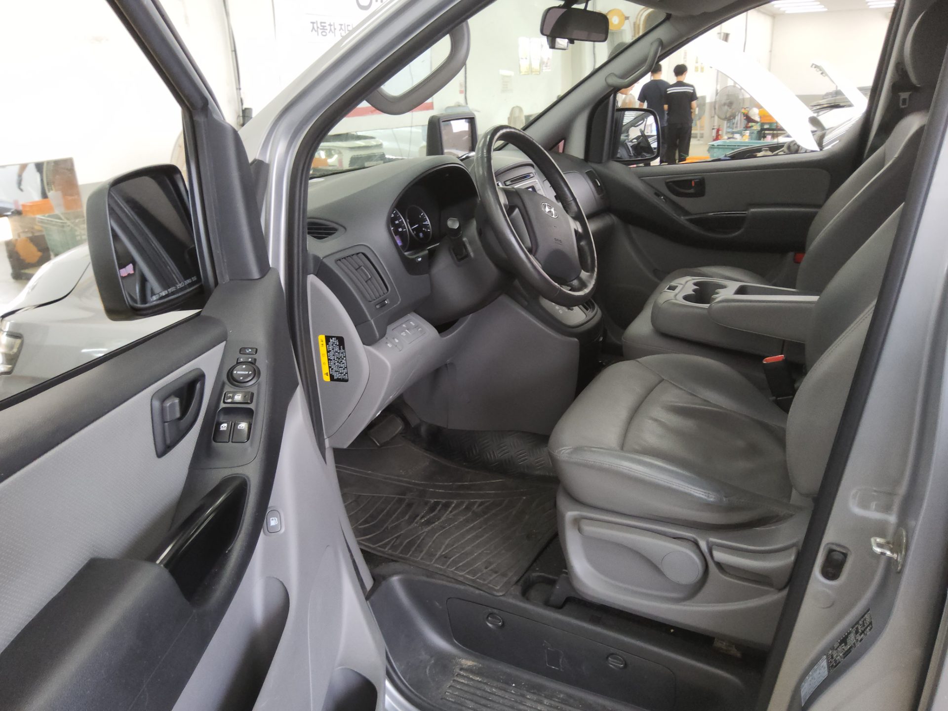2019 - hyundai grand starex