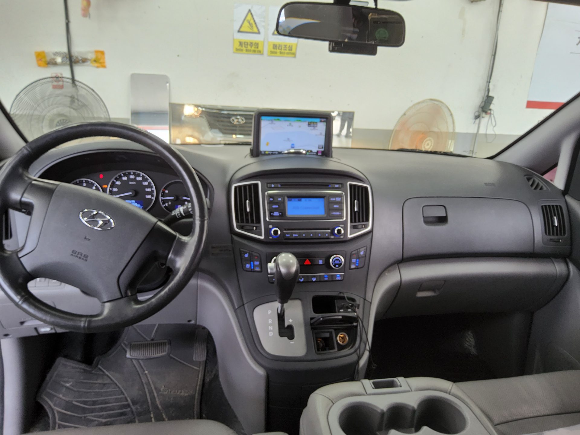 2019 - hyundai grand starex