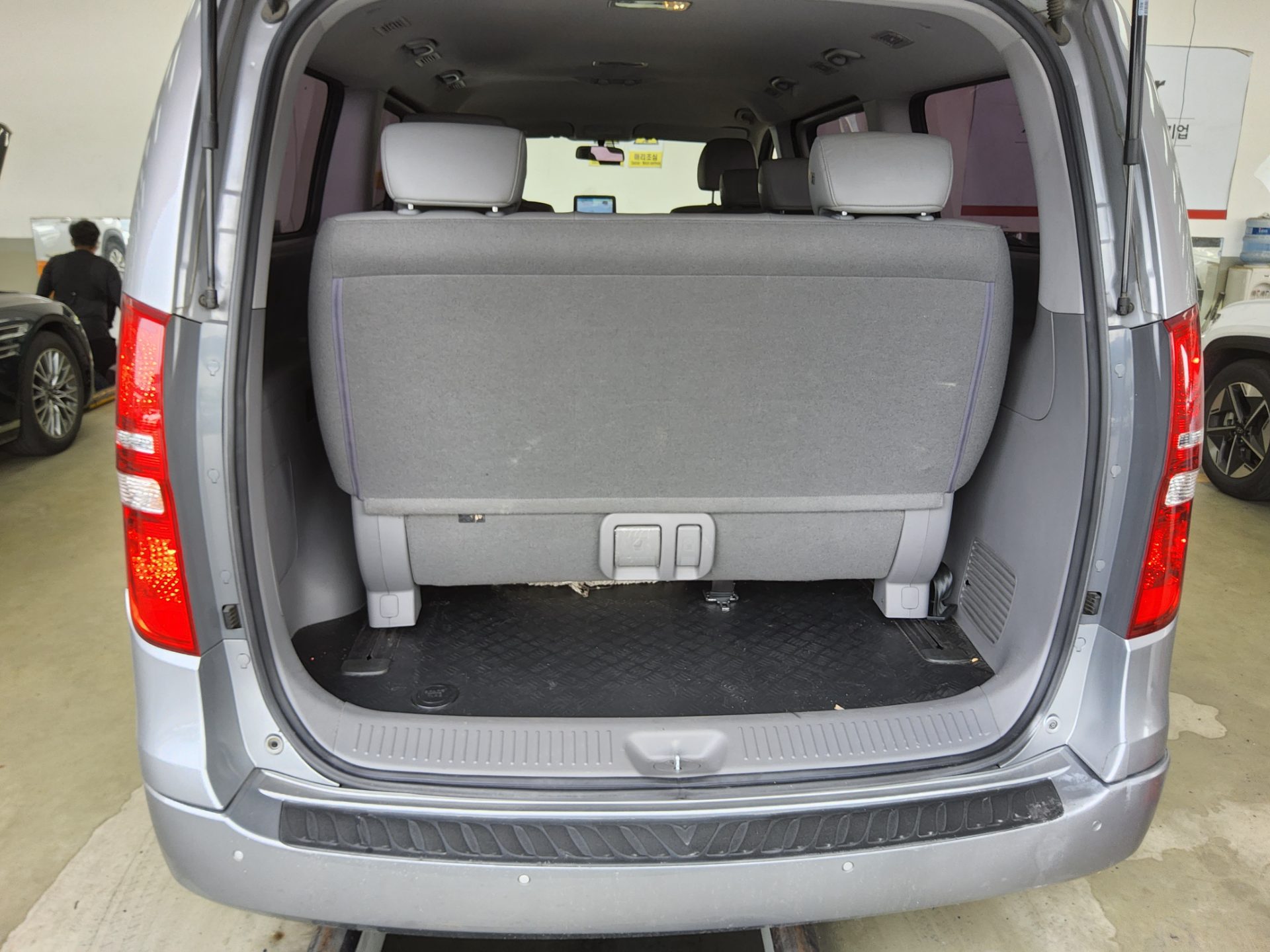2019 - hyundai grand starex