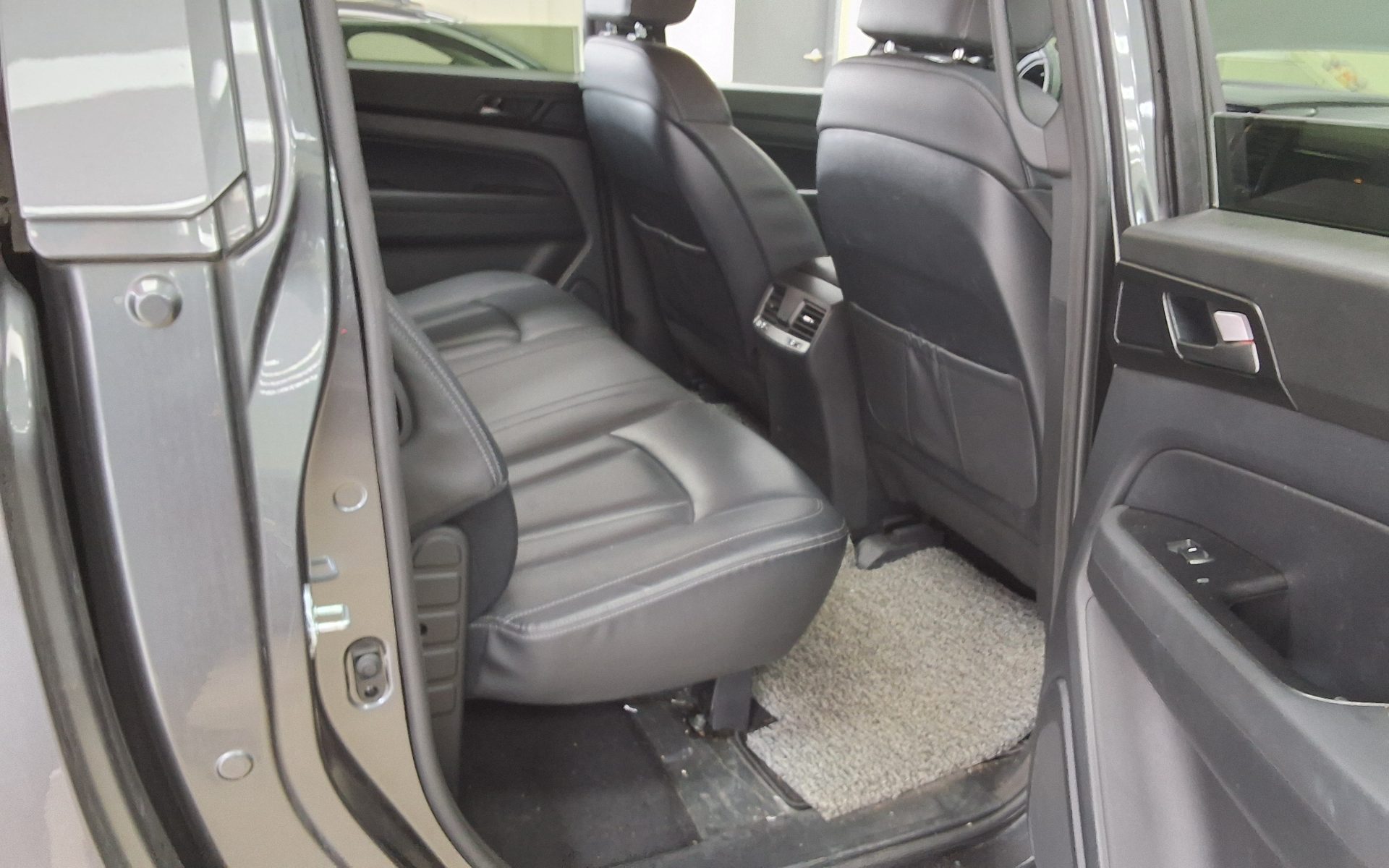 2021 - ssangyong rexton