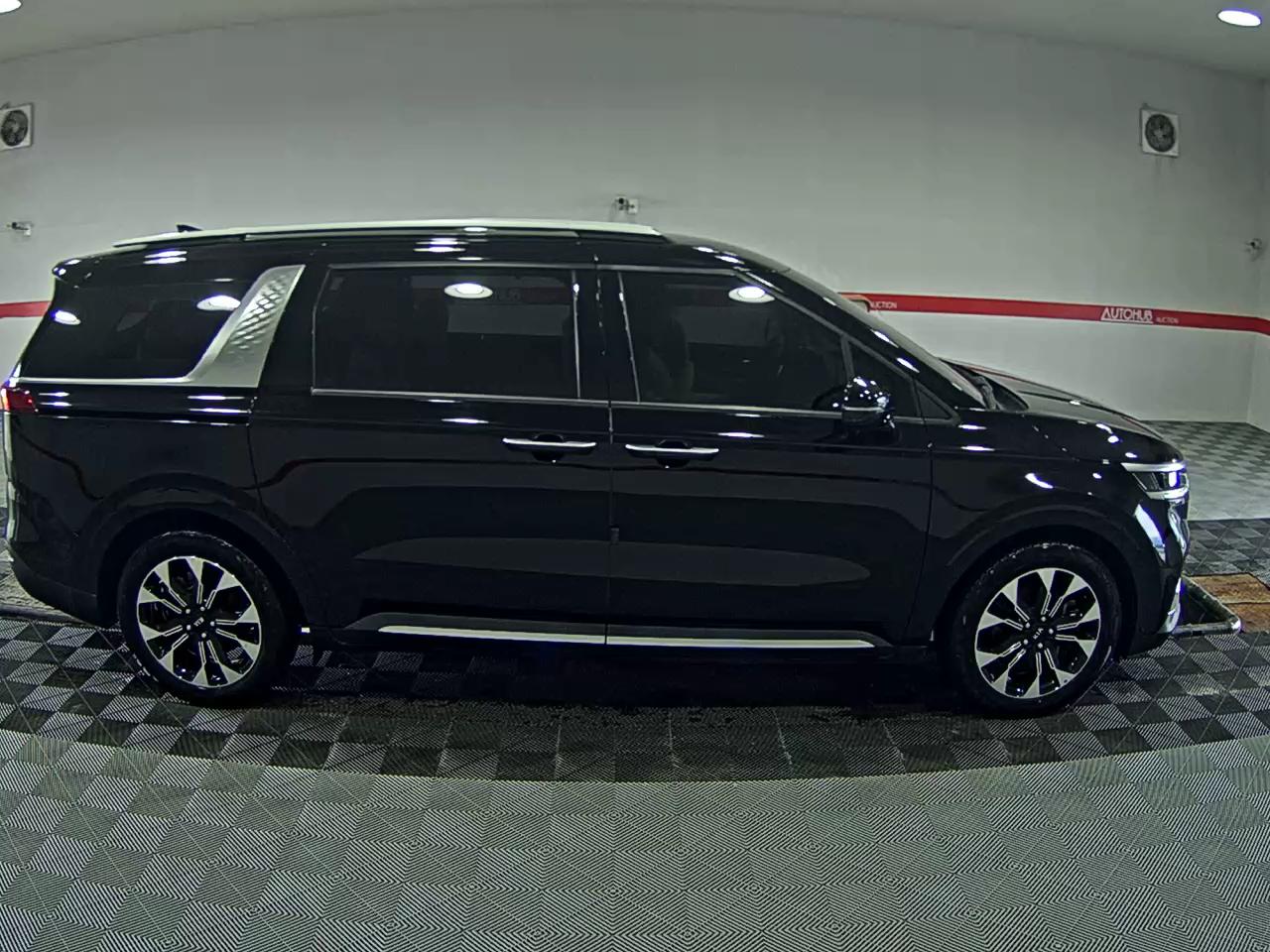 2021 - kia carnival