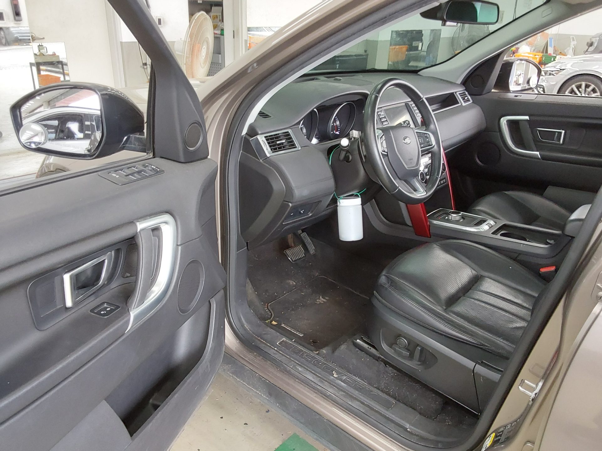 2016 - land rover discovery