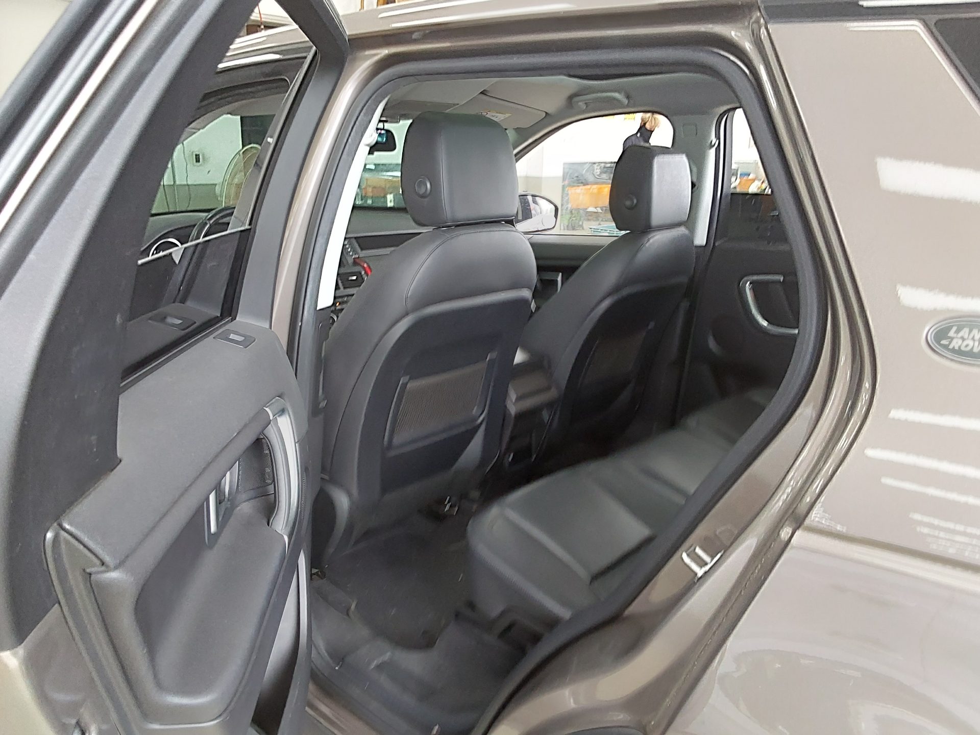 2016 - land rover discovery